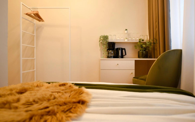 THE ALL-PINK APARTMENT - Wonderful Magheru Studio