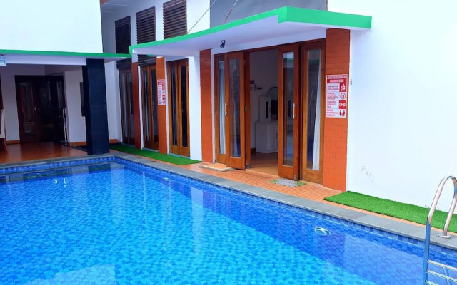 Villa Wirosaban With Private Pool By Simply Homy