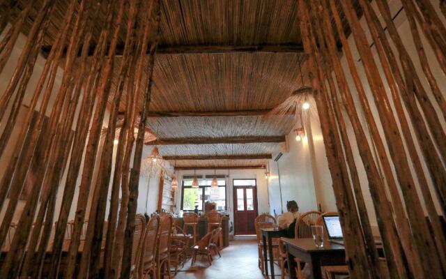 Petit Espace Boutique Hostel