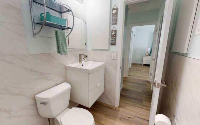 Modern Grove Beautiful 3 Bedroom Home