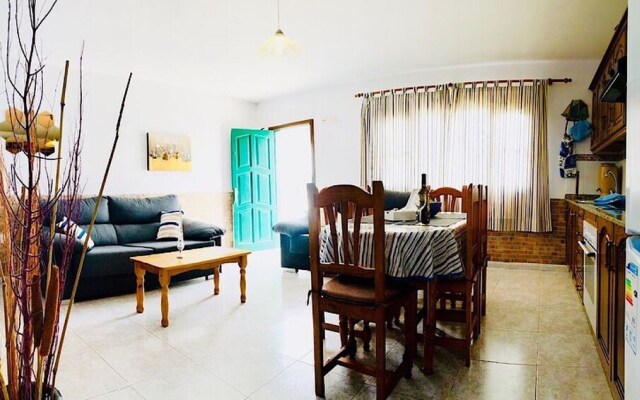 Apartment Oleada With sea Views and Wifi on the Seafront in Caleta de Caballo