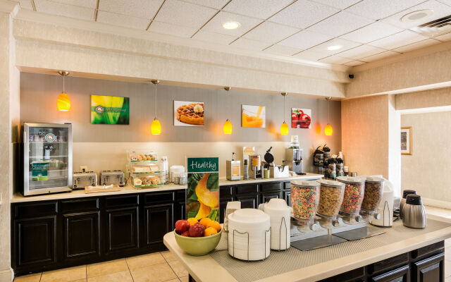 Quality Inn Near Joint Base Andrews - Washington Area