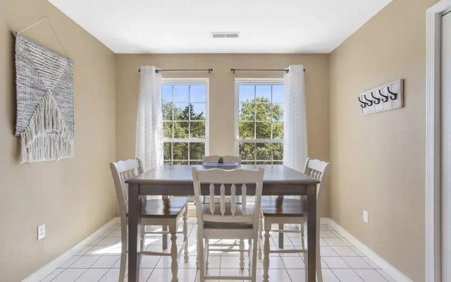 Serene Escape at Table Rock Lake