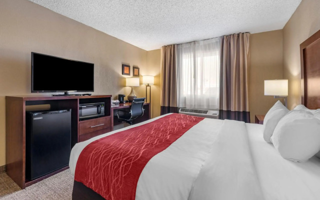 Comfort Inn & Suites Hays I-70