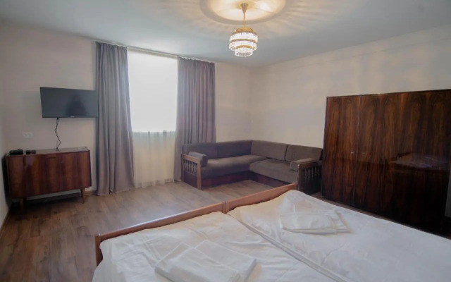 Tetriani Guesthouse