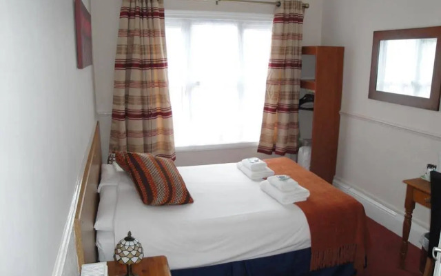 Fairlawns Guest House