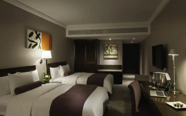 Prince, Marco Polo Hotel