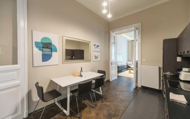 Venus Apartments - Opera III