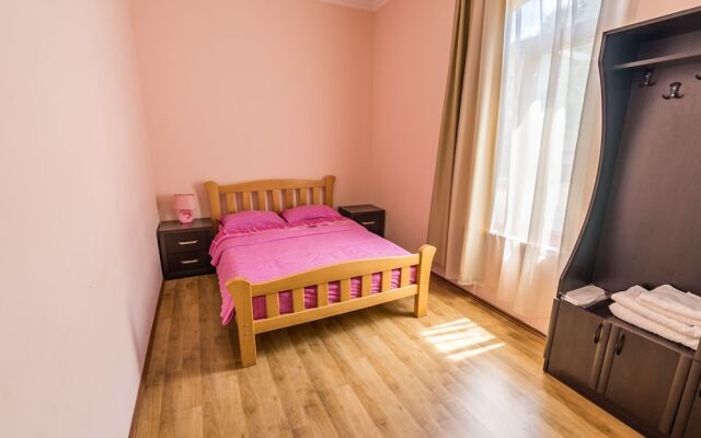 Nando Guest House