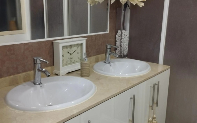 CHAMBRES D'HÔTES CHEZ CATHERINE A REUS chambre patio