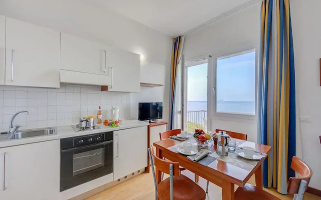 Frontline Beach 8 - B4 - Near To The Sea