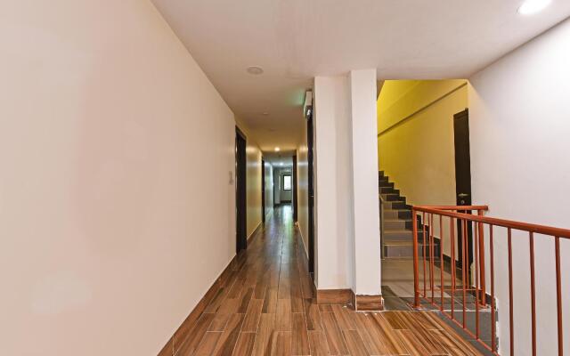 Capital O 90574 Hotel Glo