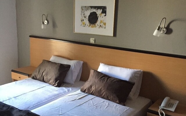 Black Rose Hotel & Suites