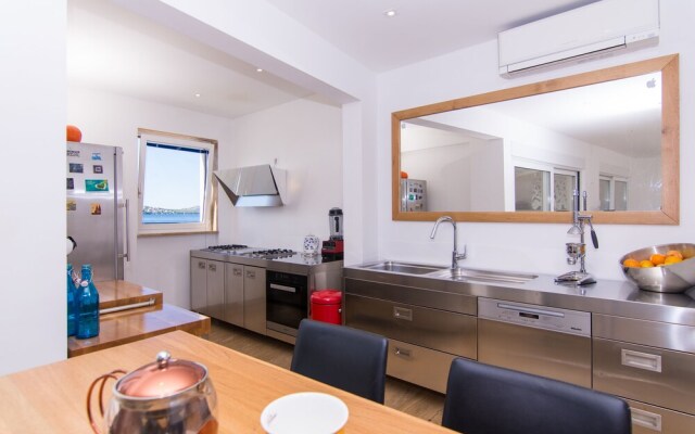 Livingstone Beach House