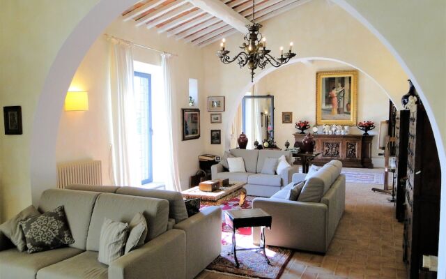 Villa Close to Florence, Hot Tub & Breathtaking View
