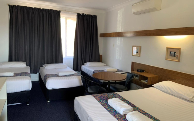 Panorama Motor Inn – Guest Rooms – Newcastle