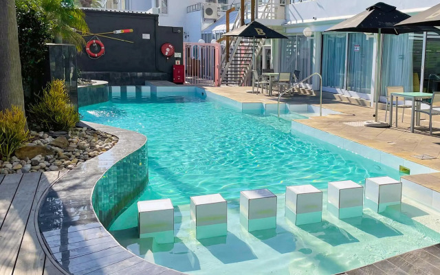 Peninsula All-Suite Hotel by Dream Resorts
