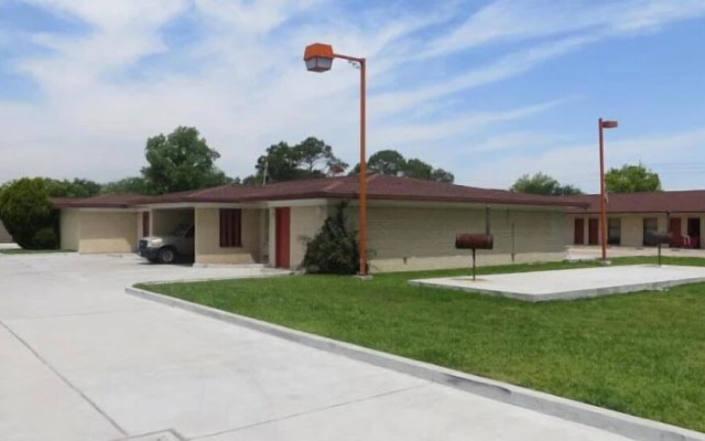 Bayshore Motel