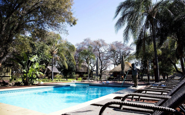 Hakusembe River Lodge