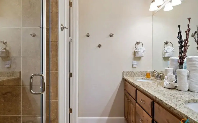Canyon Oasis 4 Bedroom Apts