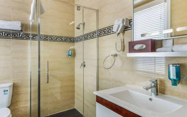 Ramada by Wyndham Hamilton City Center