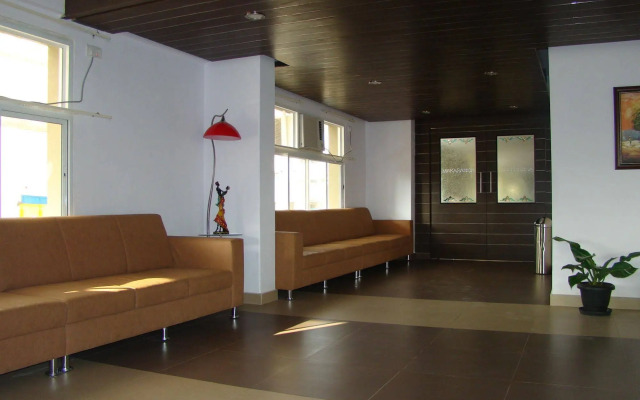 Grand Bee Hotel