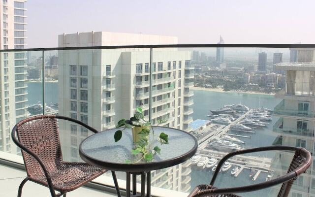 Luxury StayCation - Beachfront Apartment With Fantastic Palm Views