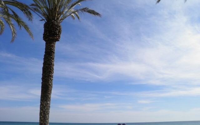 SEA Front Mediterranea Apartment