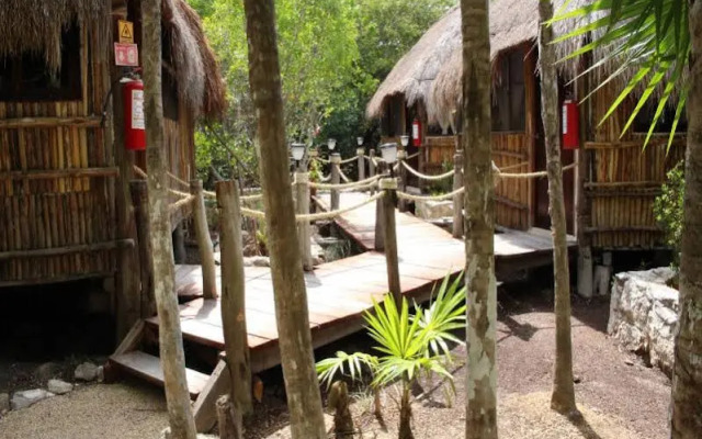 Maya Cabanas & Cenote Tulum