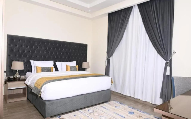 Round furnished apartment