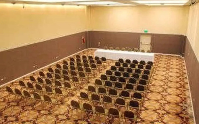 Howard Johnson by Wyndham Villa Maria Casino