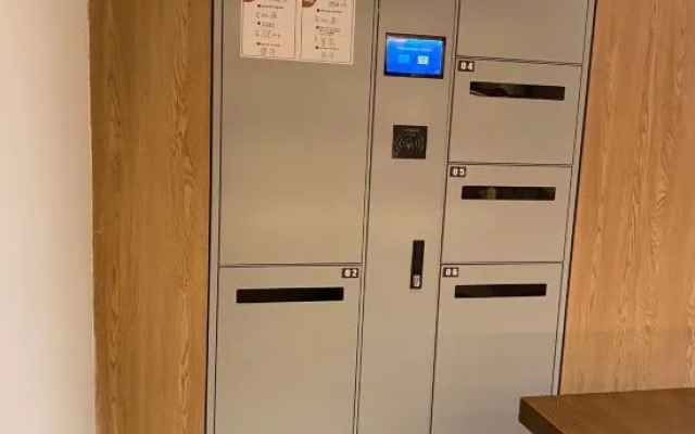 HanTing Hotel (Zhengzhou Zhongyuan Aquatic Products Logistics Port)