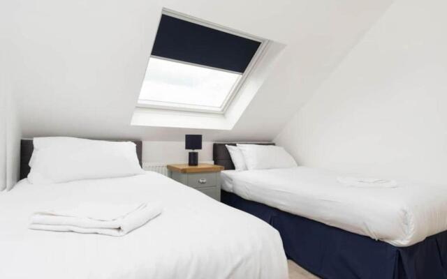 Modern newly refurbished house 10 minute walk from Lahinch