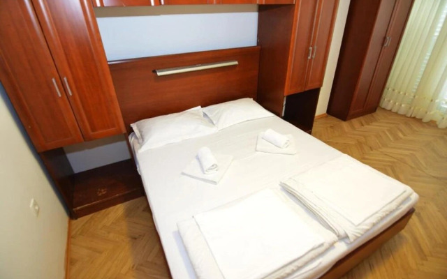 Balabusic One Bedroom Apartment No.2