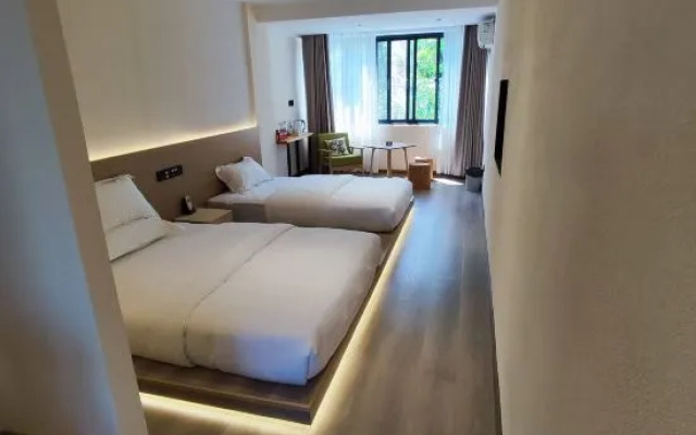 Lanyu Inn (Yichang Three Gorges Dam)