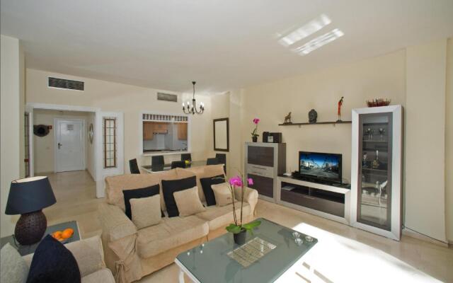 Apartment in Marbella, Malaga 102959