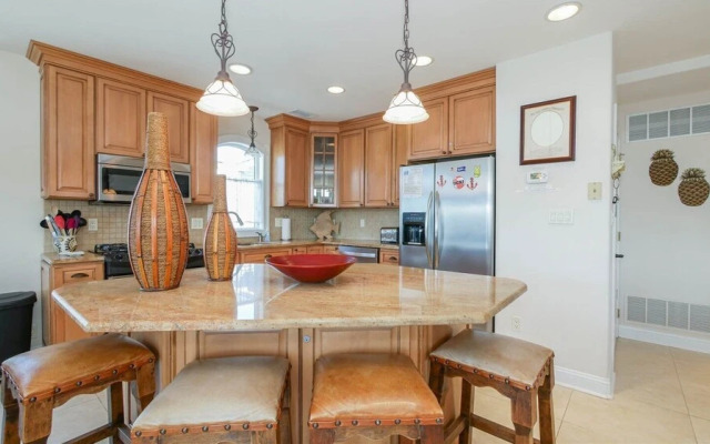 OC2226 Wesley Ave-2nd-Floor