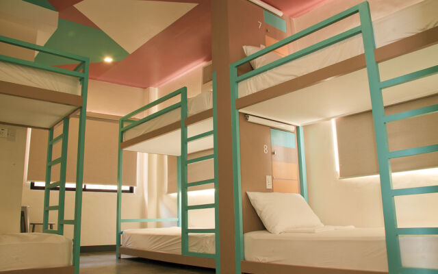 Second Wind Hostel by MNL