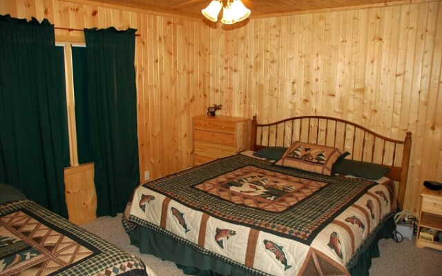 Taylor Lake Point 3 Bedroom Hotel Room by RedAwning