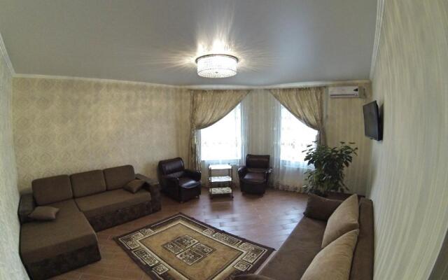 Apartment on Kyivska Street 29\53