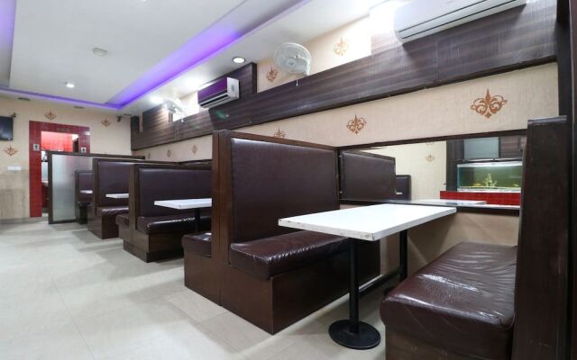OYO 30237 Hotel Singh's 11