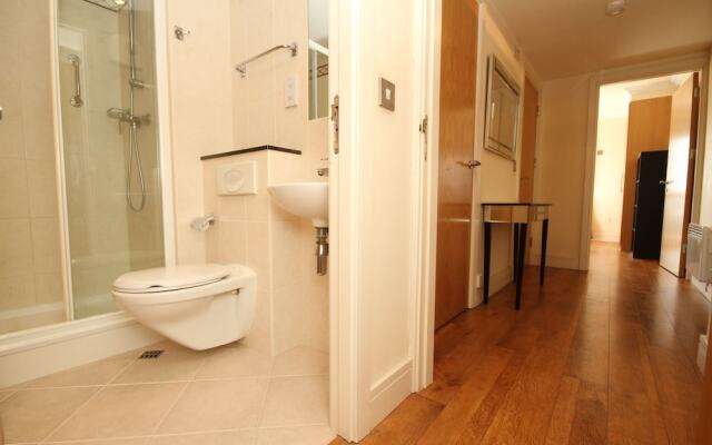 Hanover Dock Suite