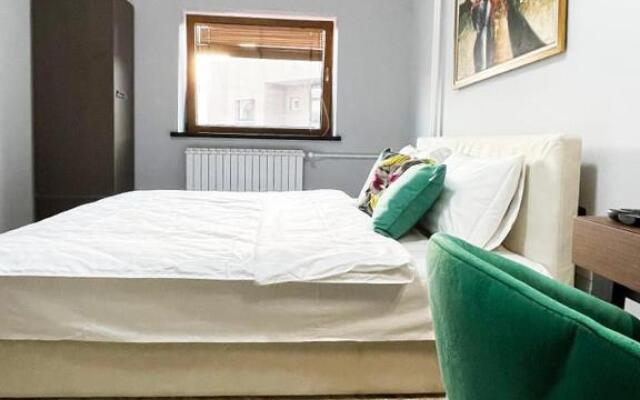 He-Ra Apartment 4