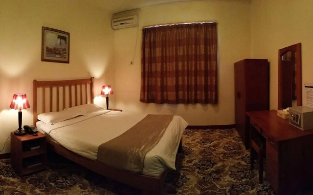 Pacific Crown Hotel
