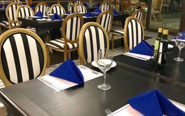 Howard Johnson by Wyndham Olmue