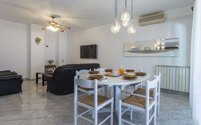 Apartments Nela Valdebek