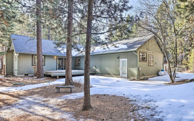 Woodsy Bend Vacation Rental - Pet Friendly!