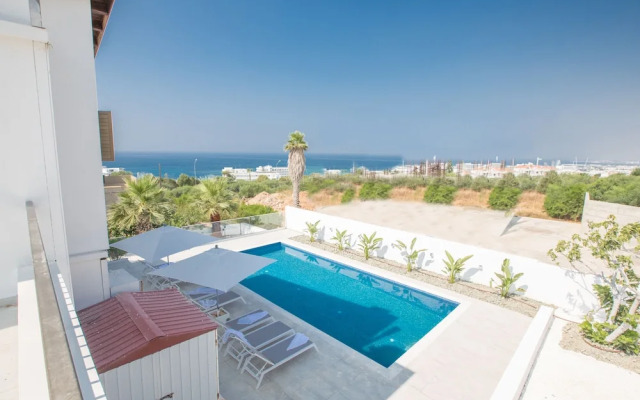 Villa Rosie, Modern 4bdr Ayia Napa Villa With Pool