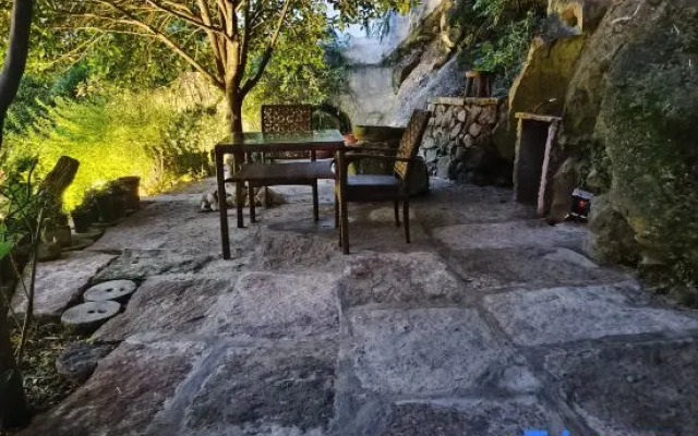 Yinhai Sanwan Hostel