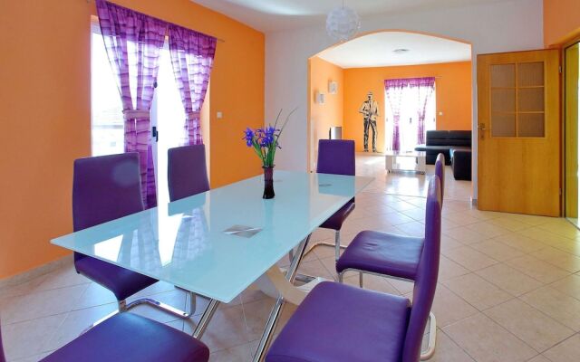 Modern Apartment in Bibinje With Pool